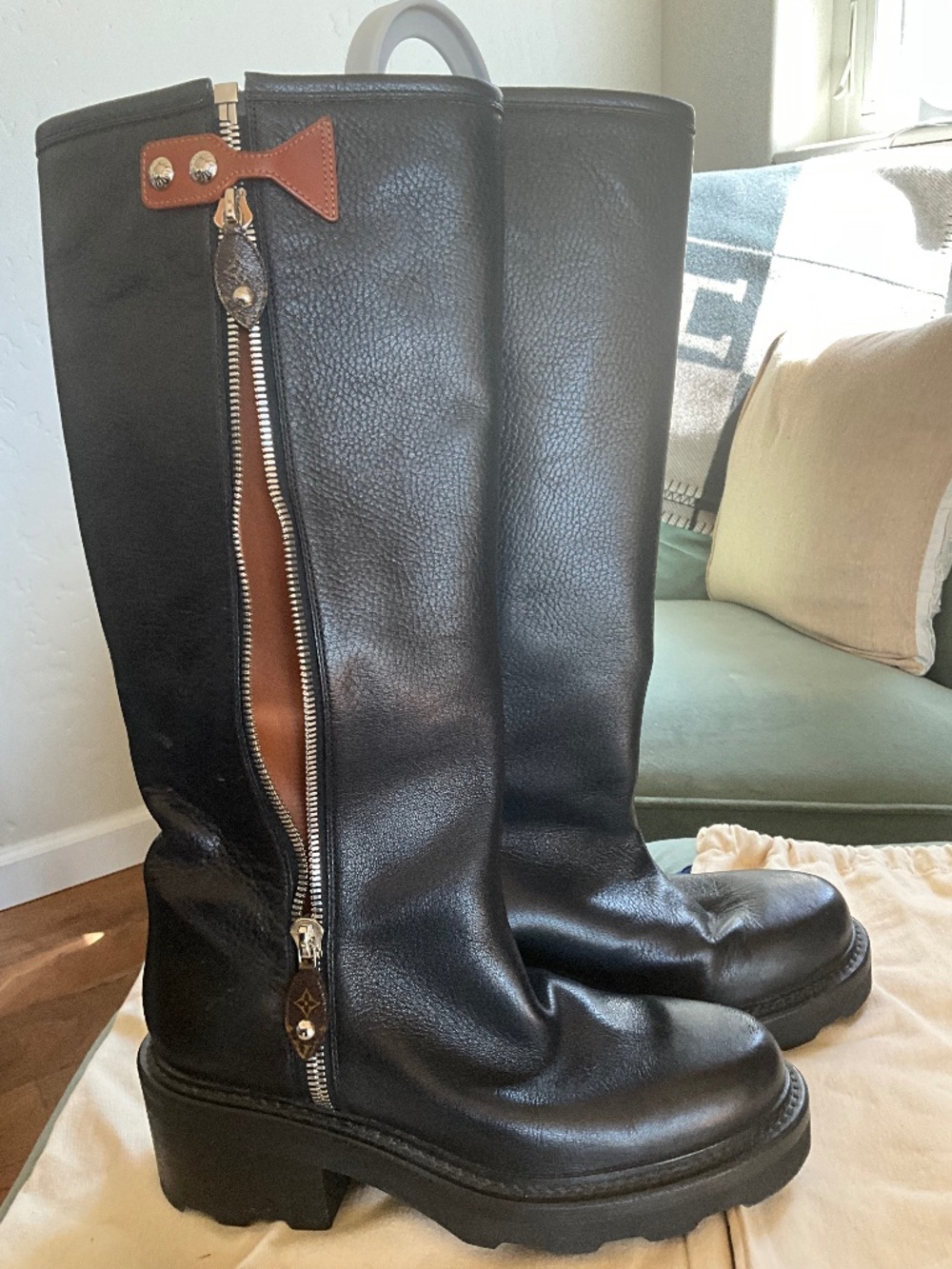 Louis Vuitton boots / LV BEAUBOURG HIGH BOOT